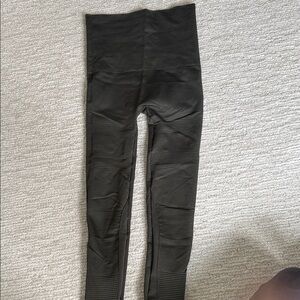 Belly Bandit Postpartum Mother Trucker leggings